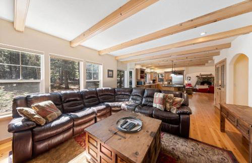 Fox Crossing at Tahoe Donner by Tahoe Getaways - 3BR Vacation Rental w Forested Views & HOA Amenities! - Foto 17