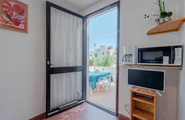 Apartment in Le Barcarès with garden and terrace - Photo 3