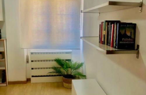 NUEVO! Con piscina a 2 minutos estación tren AVE. - Foto 25