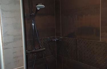 GITE COSY "LE CLAIRBIER" AVEC CHEMINEE ET JACUZZI à St Laurent en Grandvaux - Foto 9