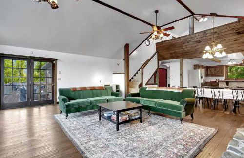 5 Bedroom Suites Hot Tub Jacuzzi Tub & Game Room - Photo 7