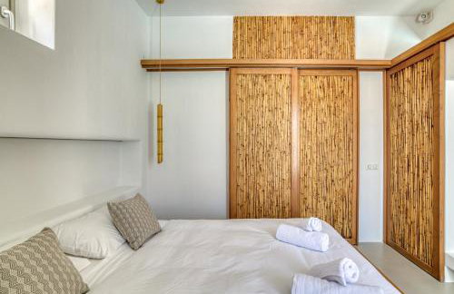 Lil Paros Luxury suites - Photo 21