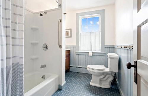 Ogunquit Village 4BR Walk to Beach, Dining & Town Center - Foto 82