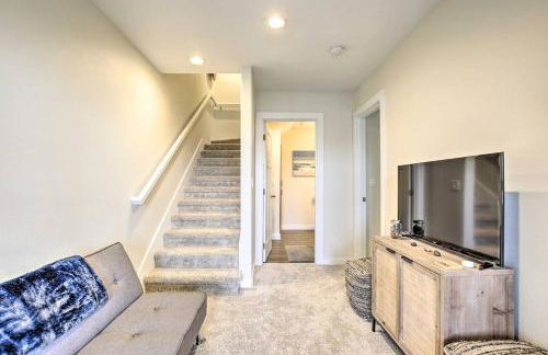 The Moby House Coastal Retreat with Ocean Views & Hot Tub - Foto 14