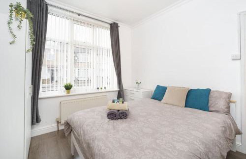 Beautiful 4 Bed Immaculate Condition Refurbished Property - Foto 27