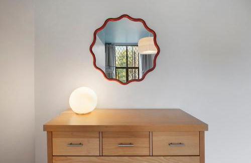 Peaceful Crouch Hill Flat by MoreThanStays - Foto 17