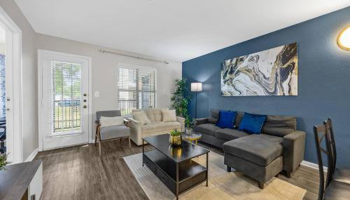 Modern 2BR near Downtown Pool, Gym, Free Parking - Foto 4