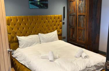 Luxurious, Unique & Elegant Cottage with Hot Tub - Foto 15