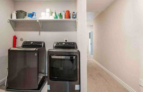 Black and White Retreat 8min to downtown - Foto 29