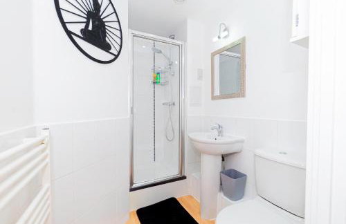 Contractors 4 Beds 2 BathroomsTown Centre Parking - Foto 22