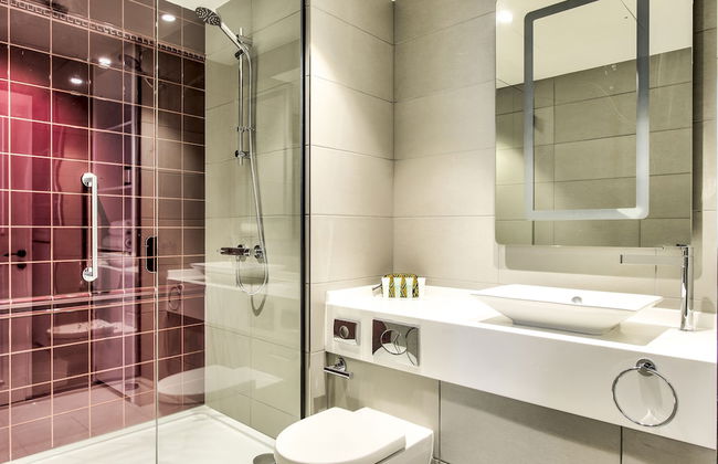 Native Glasgow - Photo 64