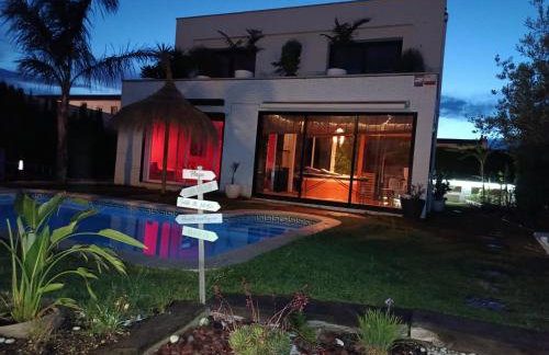 Villa lujosa con spa, piscina y sala de juegos PRIVADOS - Foto 2
