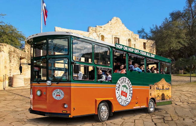 Trolleybus touristique dans San Antonio - Photo 2