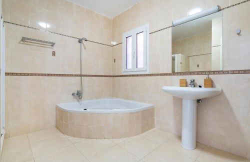 Chalet con vistas al mar y piscina - Foto 24