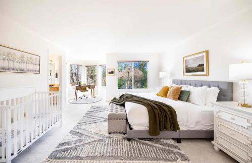 Brier 5BR Retreat w Pool Table Deck Central AC - Foto 2