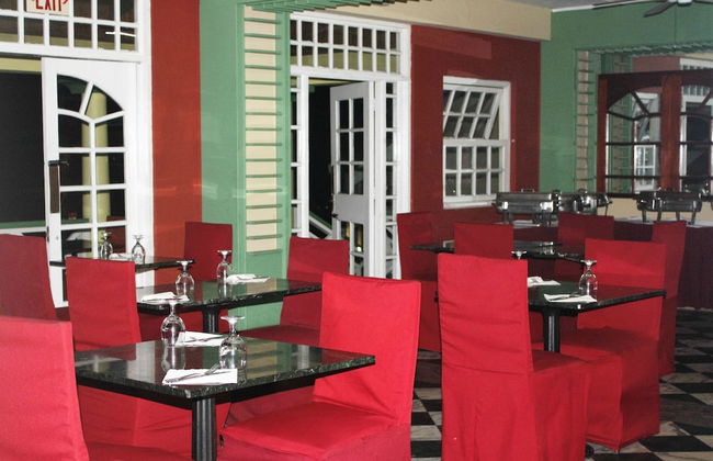 Private 2 Bedroom Beachfront Penthouse Condo Ocho Rios, Jamaica - Foto 24