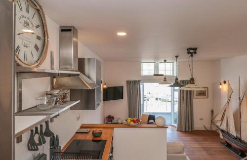 Shipwrights - Photo 12