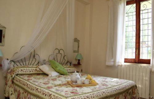 Farmhouse in Marsciano with vineyards olive groves - Foto 1