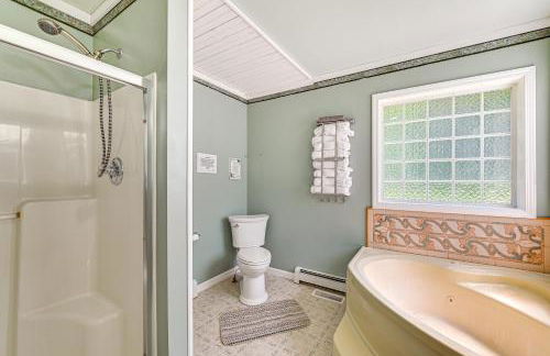 Cozy Lake Luzerne Home - 1 Mi to Wayside Beach! - Foto 13