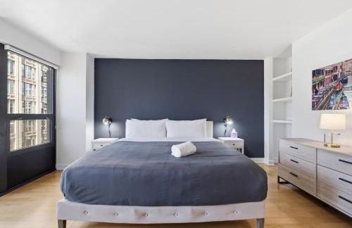 2bd River North Million Dollar Views! Parking Incl condo - Foto 2