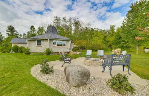 Lakefront Home - Private Dock, Fire Pit and Yard - Foto 19