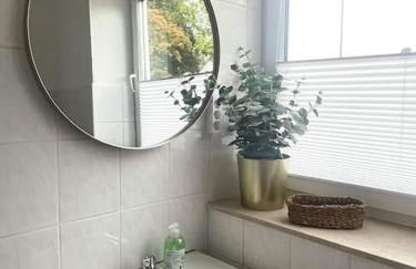 MEGHA Living - 2 Zimmer Appartments mit Küche - Zentral - Foto 36