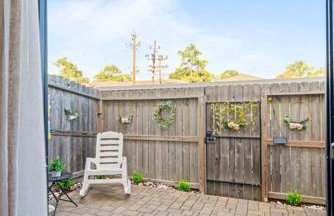 Townhome - Convenient Location - Foto 28