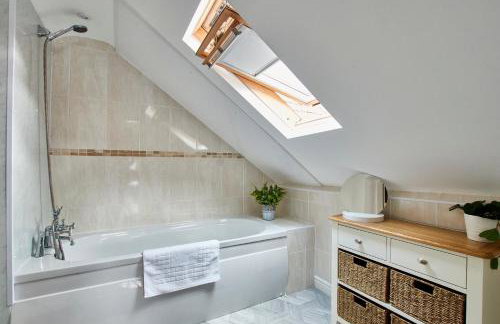 Delven House- Serviced Apartments - Photo 32