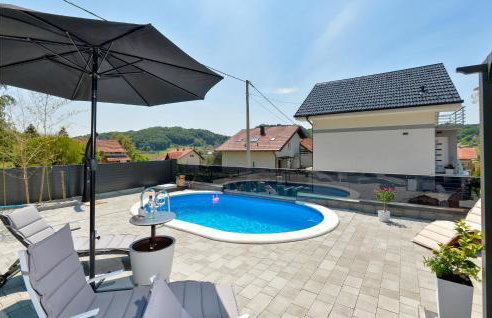 Gorgeous Home In Cresnjevec, Tuhelj - Foto 12