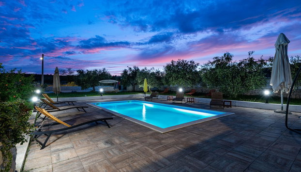 Holiday House Marina with pool - Foto 2, Profilbild