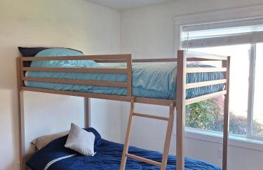 Spacious 5BR Home with Yard & Basement Lounge - Photo 10