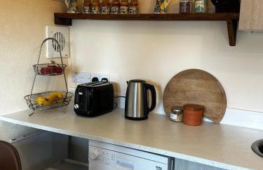 Little Linney - Sleeps 2 - Garden - Wifi - Parking - Photo 17