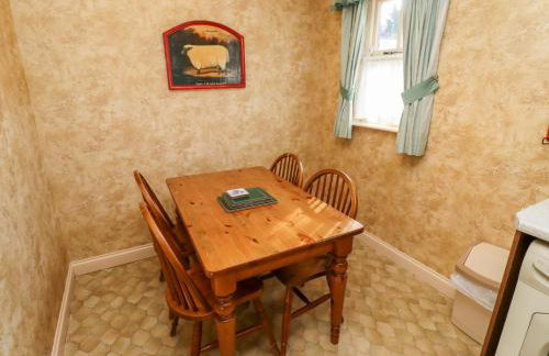 Honeysuckle - Photo 10