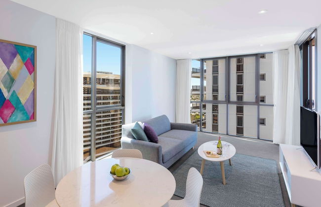 Avani Broadbeach Residences - Photo 19