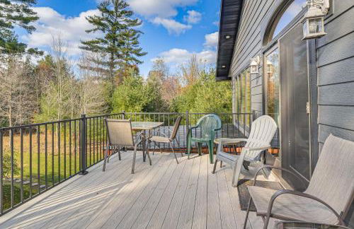 Pet Friendly with Game Room, Hot Tub and Private Dock! - Foto 34