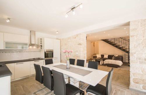 Villa Milena, a Rustic Summer Haven with Pool, Pets Welcome! - Foto 8