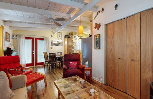 Cozy Dog-Friendly House Near Water with Enclosed Yard, Grill, & Equipped Kitchen - Photo 10