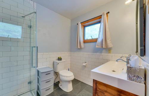 A-Frame Log Home with Game Room Near Lake George! - Foto 23