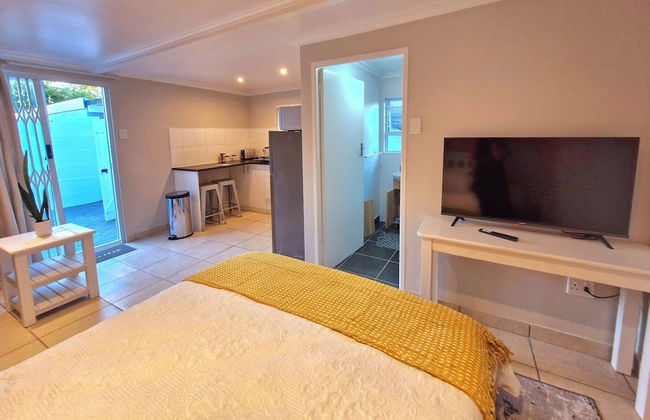 Ivy Place Studio Apartment - Photo 7