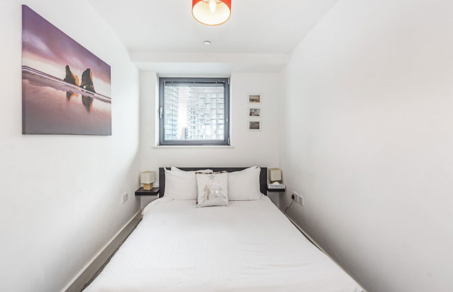 Canary Wharf Luxury Apartments - Photo 38