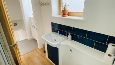 Beautiful 2 bed end terrace Victorian town house - Foto 4