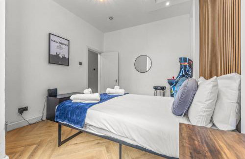 Modern City Centre Townhouse sleeps 10 & Parking - Foto 15