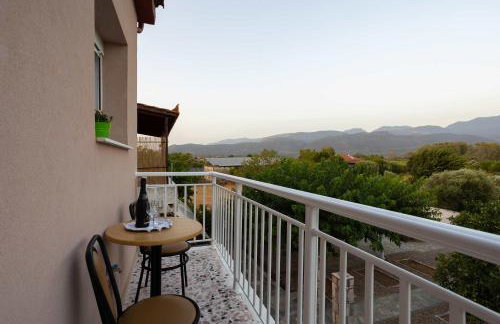 Valira Stathmos Home, Rustic Charm Cottage w Views - Foto 25