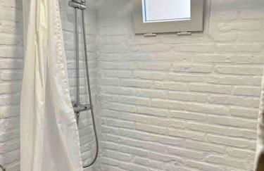 Cozy apartamento en Ruzafa para 2-3 personas con aire acondicionado y salida directa a terraza - Photo 8