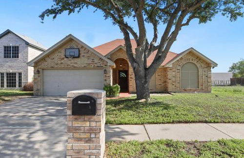 Relaxing Family Retreat With Private Pool, Grill & Game Room - Foto 13