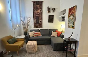 Stylish & Cozy 1BR Steps from Royal Palace | By Airnest - Photo 1