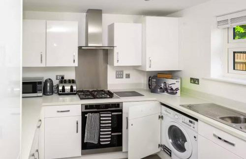 Cosy 5 Bedroom House With Parking - Foto 10