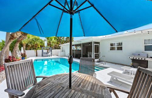 Siesta Key Waterfront Oasis - Heated Pool, Dock, Walk to Village & Beach - Photo 38