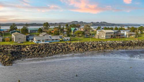 Cozy Coastal Getaway • Panoramic Ocean Views - Foto 2