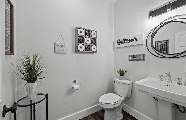 Kingsby Cottage - 1BR & Mountain Views - Photo 17